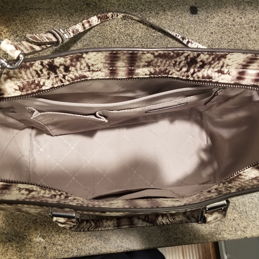 Michael kors purse